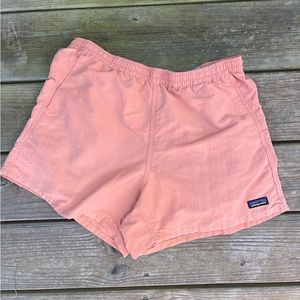 Patagonia women’s baggies shorts size M melon